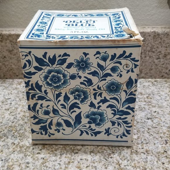 Vintage Avon Delft Blue Soap Bar, Soap Dish, & Skin So Soft Bath Oil - Picture 8 of 14